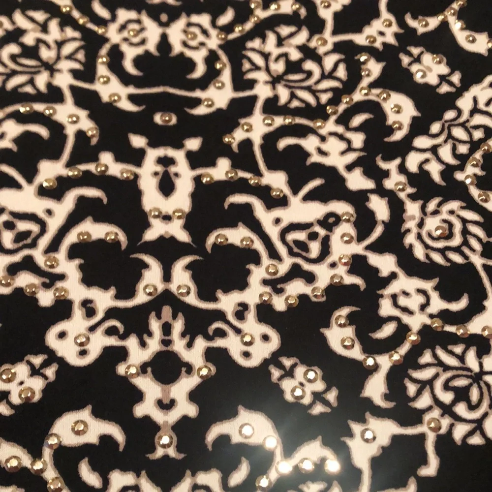 JM Collection Petite XLP Black with White Print -Sequins on Front Top Medallion - Picture 2 of 6